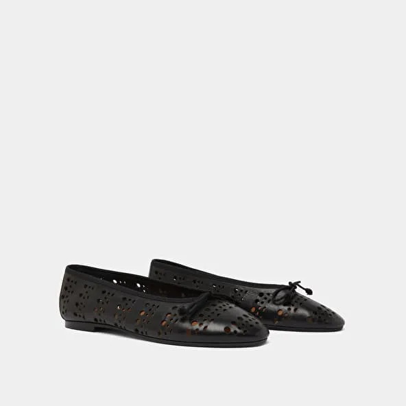 Cut-out ballet flats in black leather