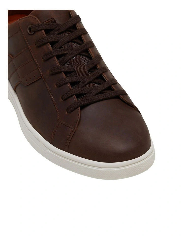 Gravity Wild Sneaker in Brown