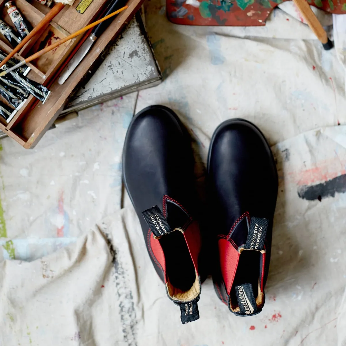 Youth Classics  Chelsea Boots  -  Black / Red